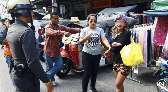 อดีตดาราสาวตัวประกอบตกอับก่อเหตุลักขโมยของในตลาดนัด