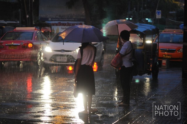 ฝนถล่มกรุงช่วงเย็น หนักสุด"ภาษีเจริญ"