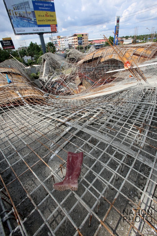 ตรวจสอบอาคารโชว์รูมรถถล่ม