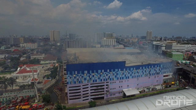 ภาพมุมสูง เหตุไฟไหม้เมเจอร์ฯ ปิ่นเกล้า