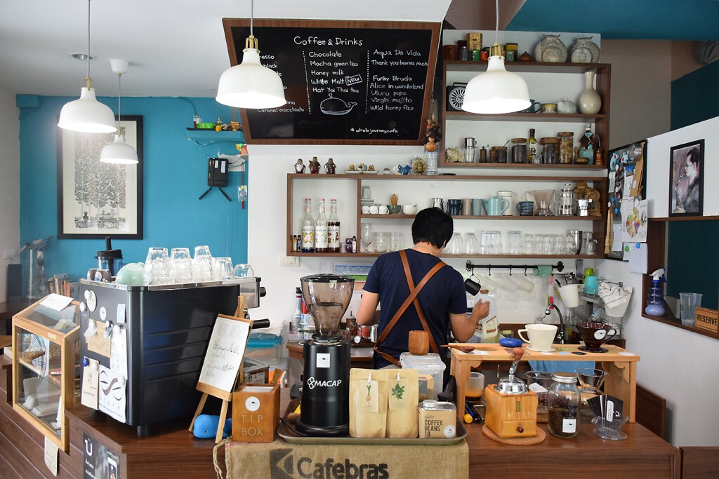 Cafe Lover : Whale Journey Cafe and Eatry หมู่บ้าน RK Park ซอยสายไหม 76-78