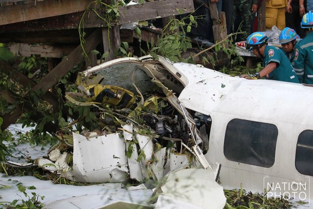 ภาพชุด ระทึก! เครื่องบินเล็กตกในคลอง เขตหนองจอก