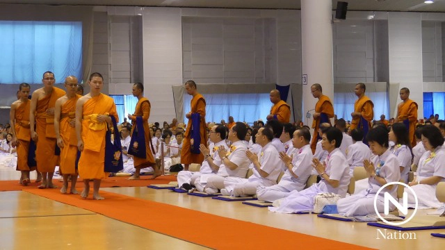 เจ้าสัวบุญชัยนำศิษย์ธรรมกายร่วมบุญพิธีวันสมาธิโลก