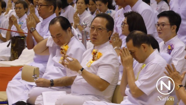 เจ้าสัวบุญชัยนำศิษย์ธรรมกายร่วมบุญพิธีวันสมาธิโลก