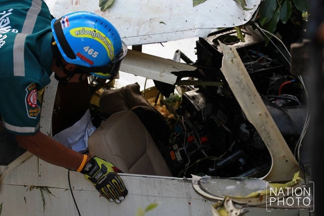 ภาพชุด ระทึก! เครื่องบินเล็กตกในคลอง เขตหนองจอก