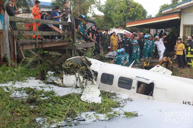 ภาพชุด ระทึก! เครื่องบินเล็กตกในคลอง เขตหนองจอก