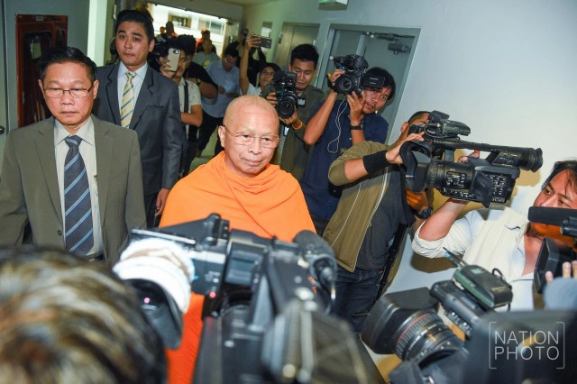 พระวัดธรรมกาย เข้าให้ปากคำดีเอสไอ 
วอนสื่อ! เรียกสรรพนามพระให้เหมาะสม