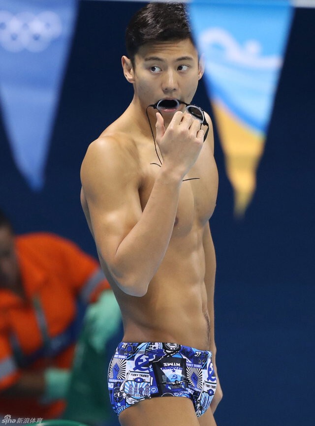 ชาวเน็ตกรี๊ดสนั่น! "ฉลามหนุ่มจีน"สุดหล่อ ลงซ้อมสู้ศึกริโอเกมส์