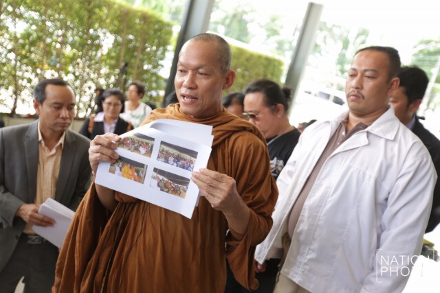 "พุทธะอิสระ" หอบเอกสารแจงตร. หลังถูกแจ้งจับรุกป่า