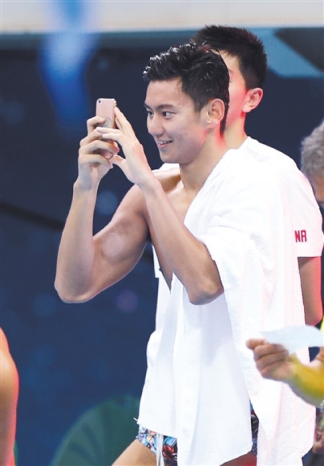 ชาวเน็ตกรี๊ดสนั่น! "ฉลามหนุ่มจีน"สุดหล่อ ลงซ้อมสู้ศึกริโอเกมส์