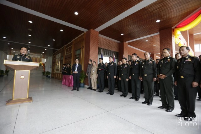 นายกฯ วางพานพุ่มสักการะพระบรมรูป ร.๕
ครบรอบ ๑๒๙ ปี   โรงเรียนนายร้อย จปร.