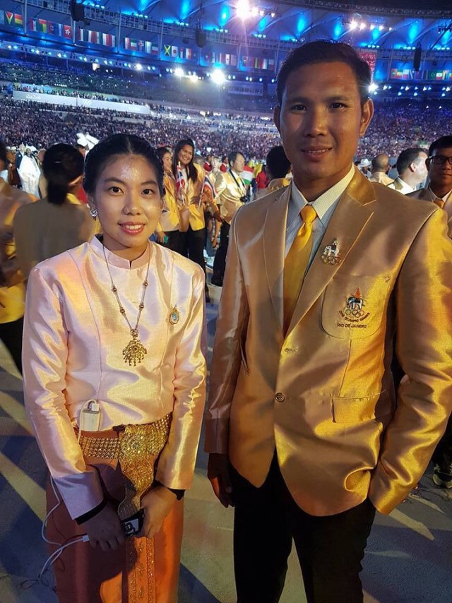 นักกีฬาไทยร่วมเซลฟี่ในพิธีเปิด "ริโอเกมส์"