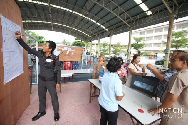 เริ่มนับคะแนน ประชามติร่างรธน.