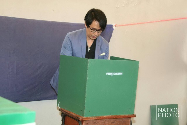"เบิร์ด ธงไชย"  ออกเสียงประชามติร่างรัฐธรรมนูญ