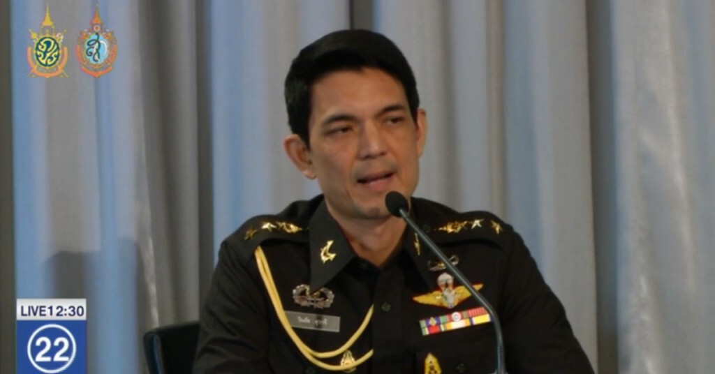 ครม.-คสช.ปรบมือให้กำลังใจ "มีชัย-กรธ."