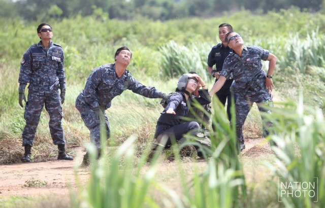 นักบินหญิงรุ่นแรก...ร่วมฝึกยังชีพในป่า