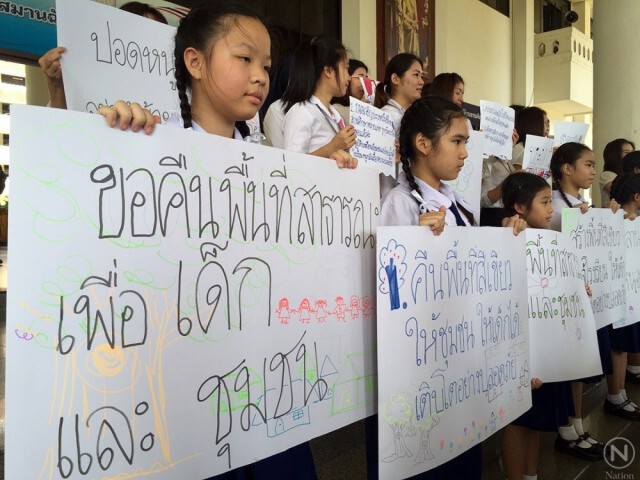 "เรยีนาฯ - ชุมชน" ลงนามค้าน!
สร้างบ้านธนารักษ์ข้างโรงเรียน