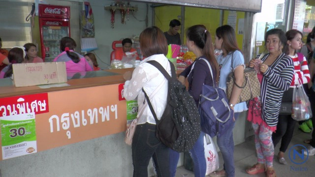 ขนส่งโคราช ปชช.ต่อคิวซื้อตั๋วแน่น!
การจราจรคับคั่ง 
หลังเทศกาลหยุดยาววันแม่