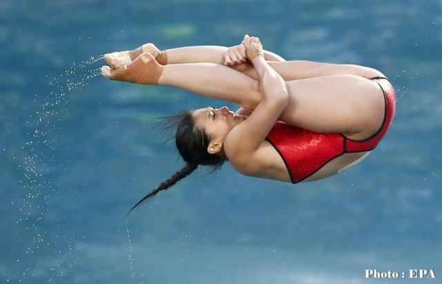 นักกระโดดน้ำสาวจีน  ถูกแฟนหนุ่มขอแต่งงาน
หลังเธอขึ้นรับเหรียญเงินริโอเกมส์