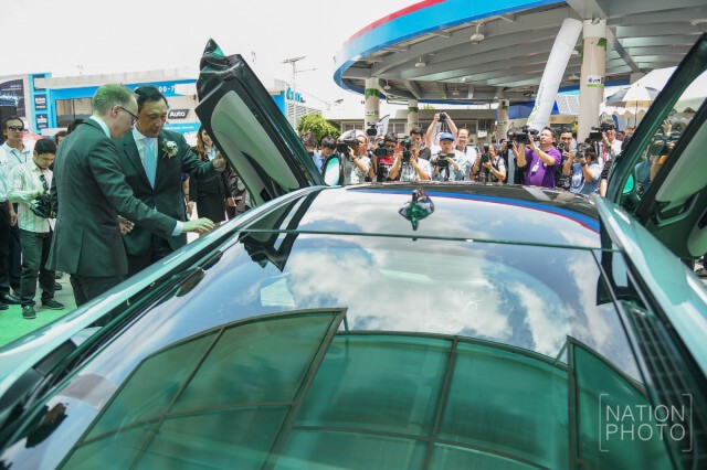พิธีลงนามเปิดปั๊มชาร์จแบตฯรถยนต์