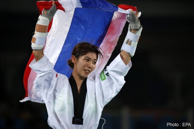 "เทนนิส" มอบเหรียญโอลิมปิกให้พ่อ ขอบคุณคนไทยตามเชียร์ตลอด