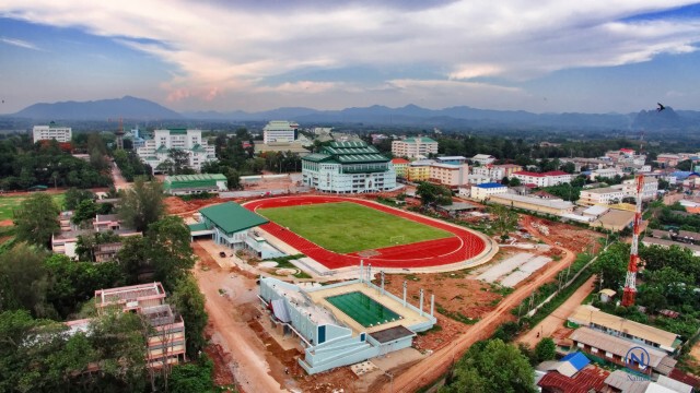 นศ.โพสต์เหน็บ ศูนย์กีฬา มรภ.เลยสร้างนาน 7 ปี
พบรอยร้าวเพียบ อธิการฯแจงหตุล่าช้าเพราะบ้านเมืองไม่ปกติ