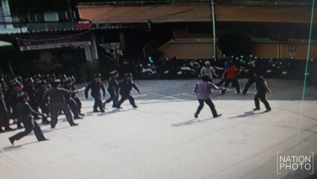 เทคโนปทุมวัน-อุเทนถวาย
เปิดศึก! เย้ย ม.44 ยกพวกฉะหน้าโรงพัก