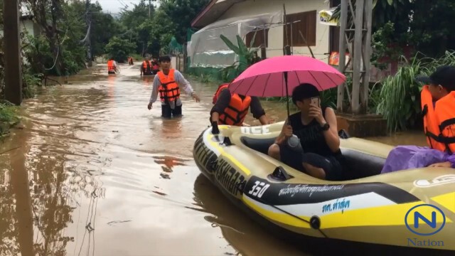 ฝนกระหน่ำอีก
เชียงรายน้ำท่วมกว่า 100 หลังคาแล้ว