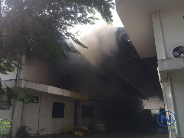 ไฟไหม้โรงงานผสมสี เจ้าของโรงงานถูกไฟลวกทั้งตัวสาหัส