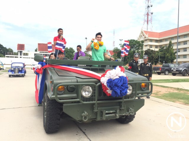 "น้องแต้ว" กลับบ้านเกิด "ขอนแก่น" แฟนต้อนรับล้นสนามบิน