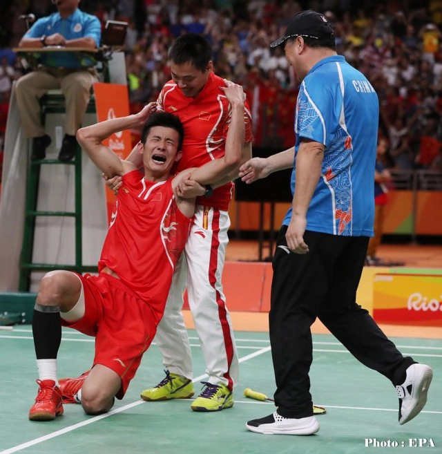 "เฉินหลง" โค่น "ลีชองเว่ย" 2 เกมรวด
คว้าทองแบดชายเดี่ยว "ริโอเกมส์"