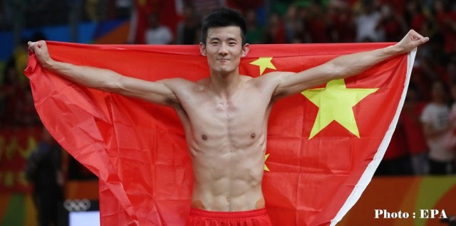 "เฉินหลง" โค่น "ลีชองเว่ย" 2 เกมรวด
คว้าทองแบดชายเดี่ยว "ริโอเกมส์"