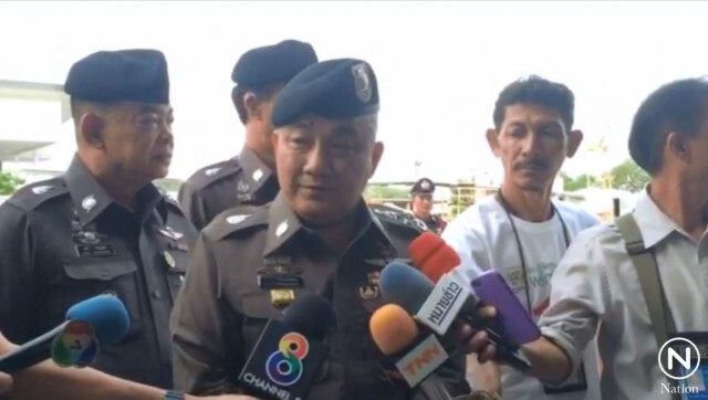 "ศรีวราห์"ลงพื้นที่นครศรีฯ
   ยื่นศาลทหารออกหมายจับ"ศักรินท์"3 ข้อหาหนัก