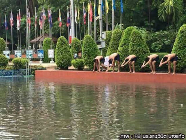 พายุฝนถล่มเมืองปากน้ำทำรถติดยาวกว่า 10 กม. หลายโรงเรียนสั่งหยุดเรียน