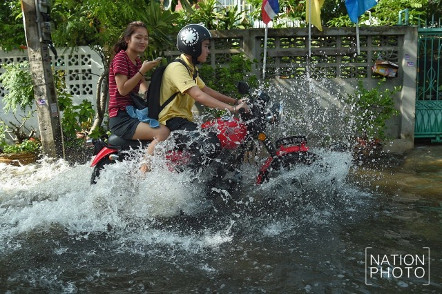 "น้ำครึ่งแข้ง"ซอยทานสัมฤทธิ์ 32