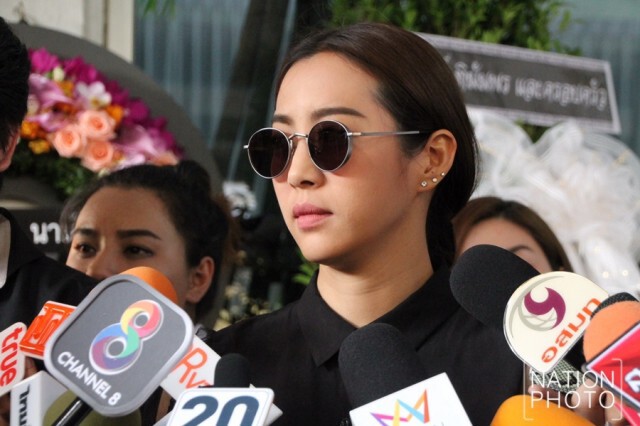 รดน้ำศพ"น้องวีเจจ๋า"สุดเศร้า  เผยน้องเครียด-ซึมเศร้าจากป่วยทางกาย ไม่เกี่ยวความรัก