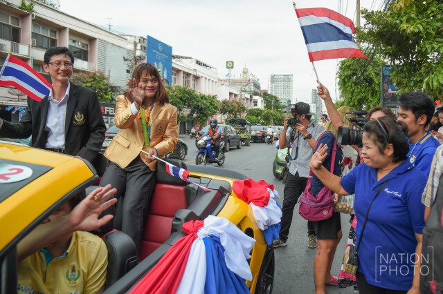ปชช.แห่เซลฟี่ฮีโร่โอลิมปิก