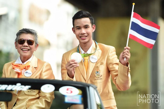 ชื่นมื่น....ขบวนแห่ทัพนักกีฬาโอลิมปิกไทย