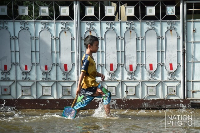 "น้ำครึ่งแข้ง"ซอยทานสัมฤทธิ์ 32