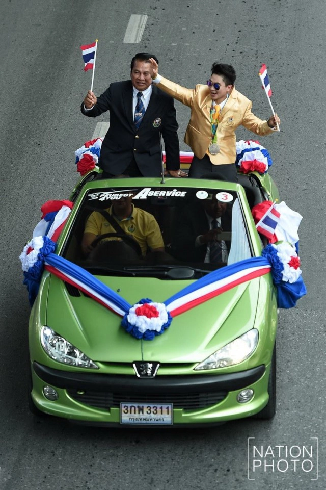 ชื่นมื่น....ขบวนแห่ทัพนักกีฬาโอลิมปิกไทย