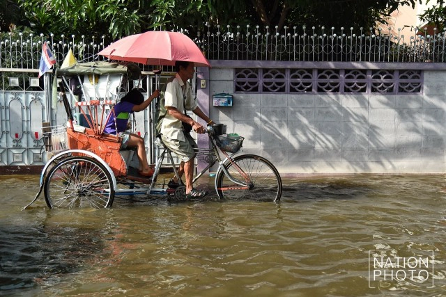 "น้ำครึ่งแข้ง"ซอยทานสัมฤทธิ์ 32