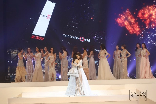 พ่อ-แม่ ร่วมยินดี "น้องจุ๊บจิ๊บ" คว้ามงกุฎนางสาวไทย คนที่ 50