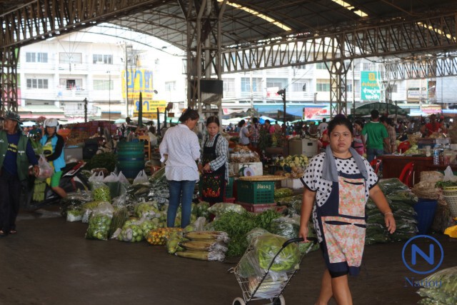 แรงงานจังหวัดสนธิกำลังตรวจแผงค้า ป้องกันต่างด้าวแย่งอาชีพคนไทยในตลาดไท