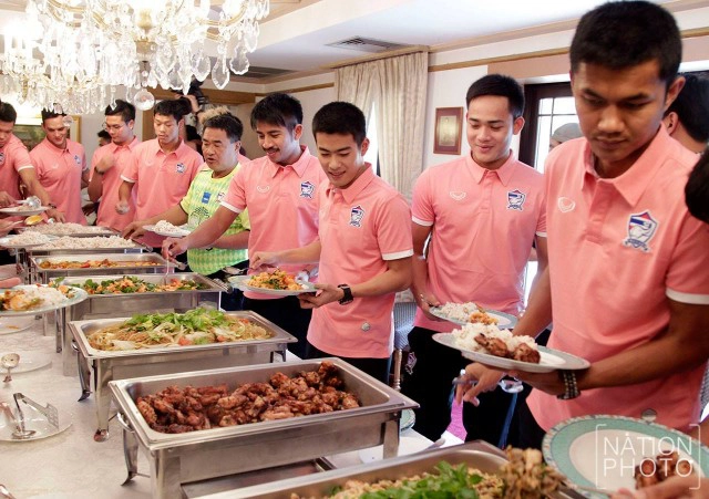 "เมสซี่เจ-ธนา"โชว์ลูกคอ งานเลี้ยงทีมนักฟุตบอลไทย