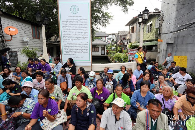 ชาวบ้านป้อมมหากาฬรวมตัว
ปิดทางเข้า-ออก
ขวาง กทม.เข้ารื้อถอน