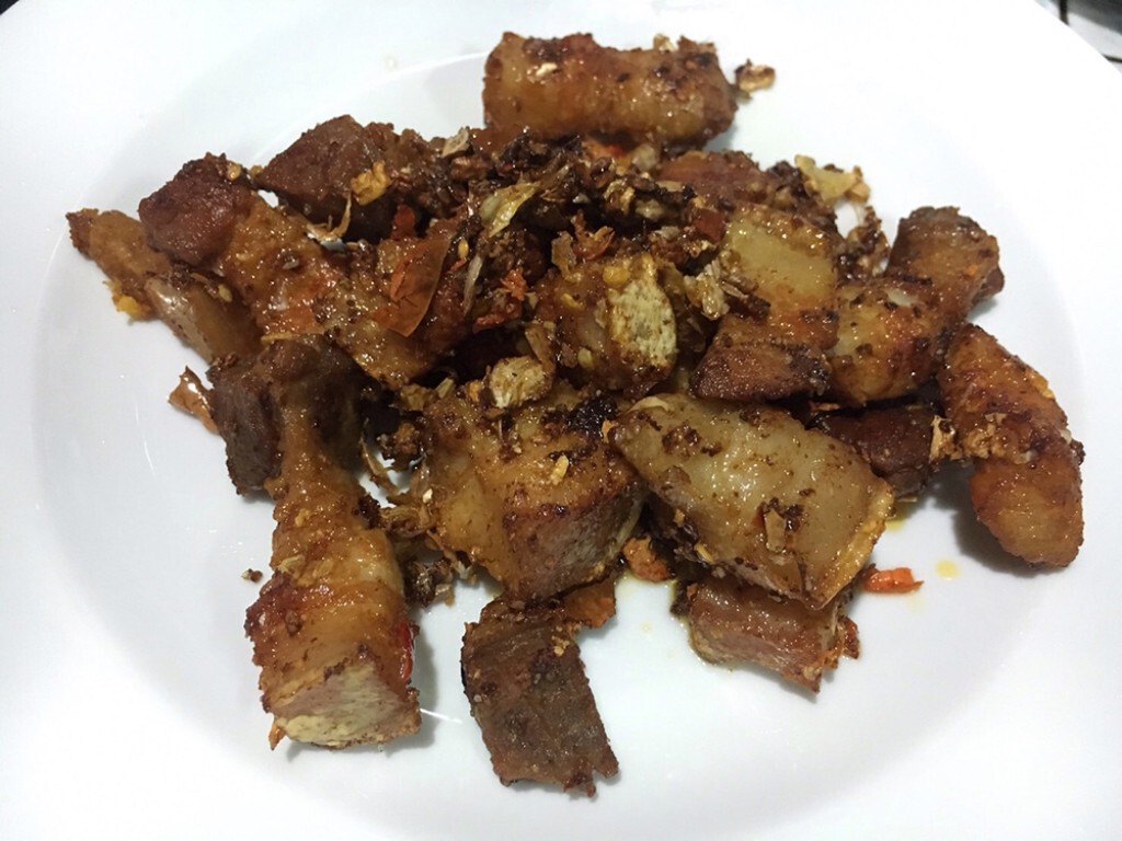 Cooking is Fun : หมูสามชั้นคั่วพริกเกลือ เมนูกับข้าวหรือจะทานกับเครื่องดื่มเย็นๆก็ได้