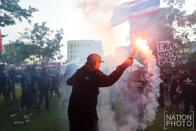 สีสันแฟนบอล "ไทย-ญี่ปุ่น" ก่อนดวลกันค่ำนี้