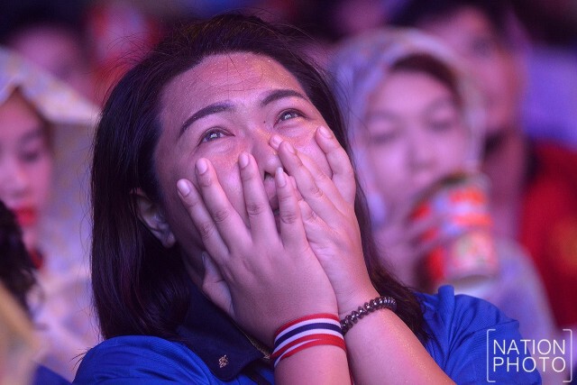 ประมวลภาพ "ช้างศึก" สู้สุดใจพ่ายญี่ปุ่น 0-2