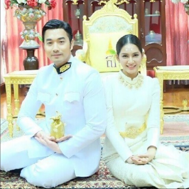 "เจมส์-ก้อย" แพลนฉลองมงคลสมรสปีหน้า