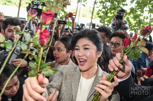 ให้กำลังใจ "ยิ่งลักษณ์" ฟังการไต่สวนคดีจำนำข้าว ครั้งที่ 3